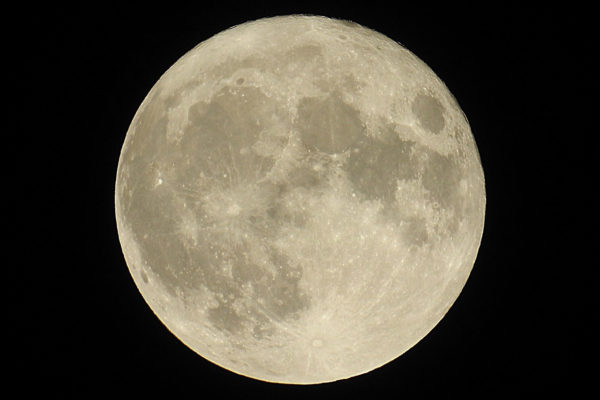 Mond - detailreiche Abbildung